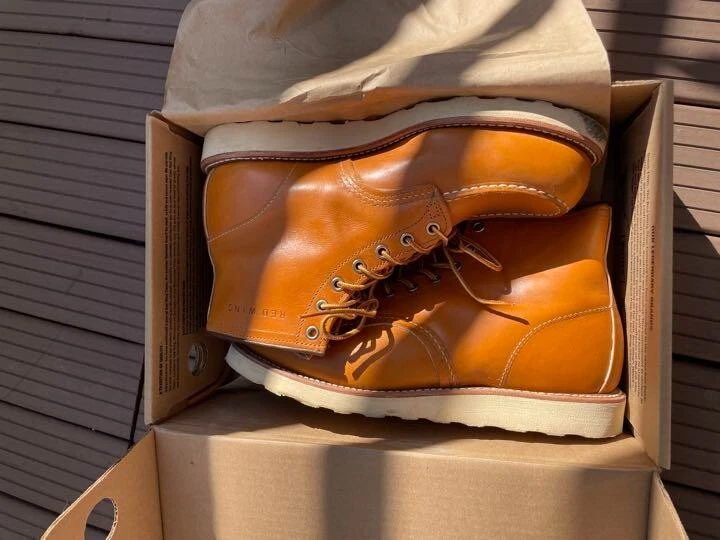 Red Wing 9875 Dog Tag Size US 9.5 men 09875-1 Color Brown Made in USA w/Box