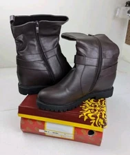 Golden Road Brown Faux Leather Boots New Women’s Size 9 Mid Height Zip Up Chukka