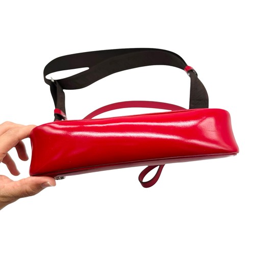 Bolso Tory Burch Pequeño 151 Mercer Spazzolato Media Luna en Rojo - Imagen 5 de 10