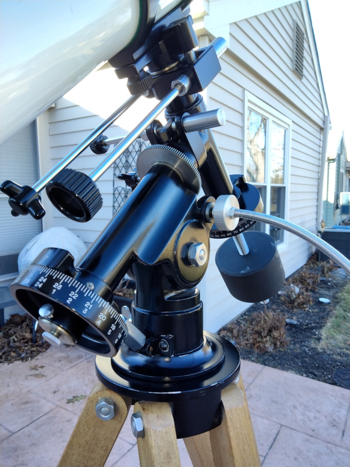 Unitron Model 128 Equatorial Refractor - Wooden Cabinets - 1.25" Unitron Adapter