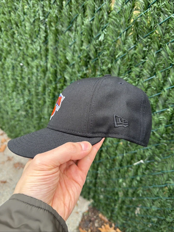Kith & New Era for the New York Knicks Logo 59FIFTY Low Profile Fitted 7 1/2 - Image 2 of 4