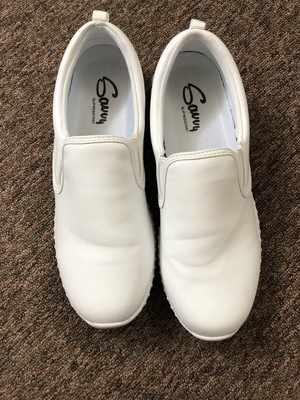 savvy white nursing shoes