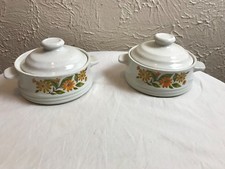 Capri Bake Serve Store set of 2 Small casserole/bowls with lids And 1 Large.