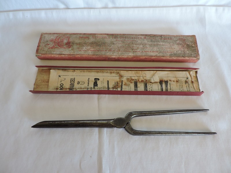 French Vintage Hair Curler with Original Box and Instructions