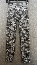 Women’s Best Black & Gray Camo Seamless Fitness Leggings Size Medium