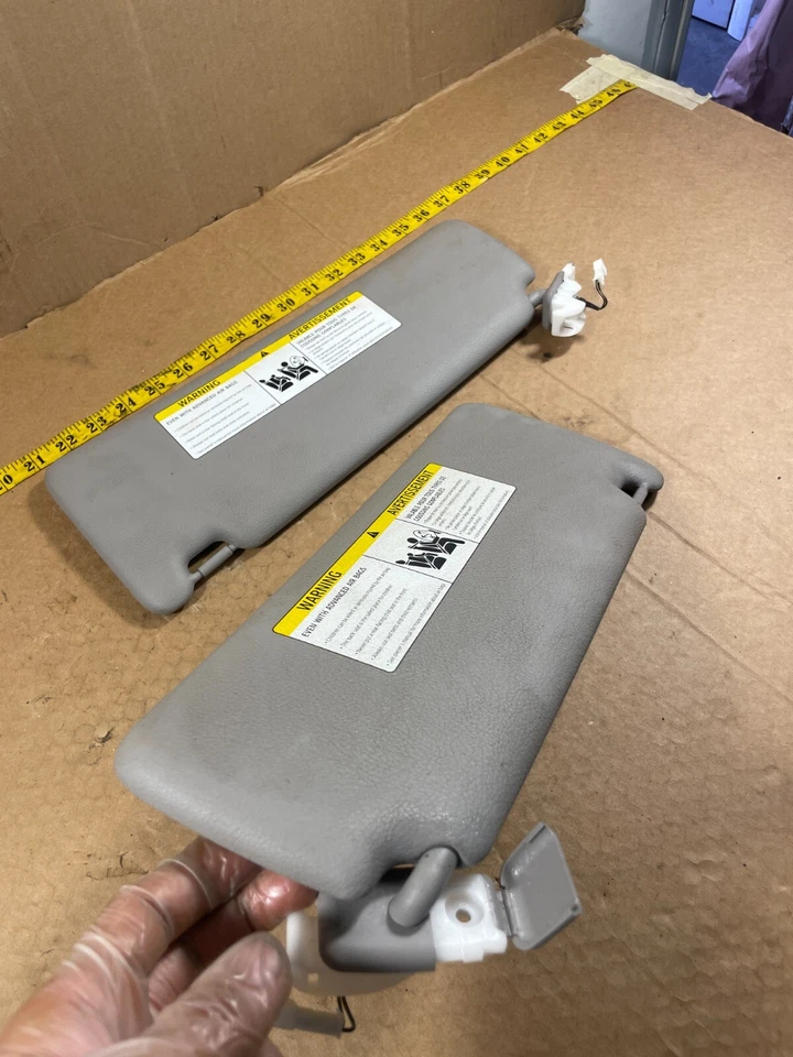 Juego de parasol izquierdo y derecho BMW 328i 335i 2009-2014 vinilo gris OEM. Foto 2 de 4