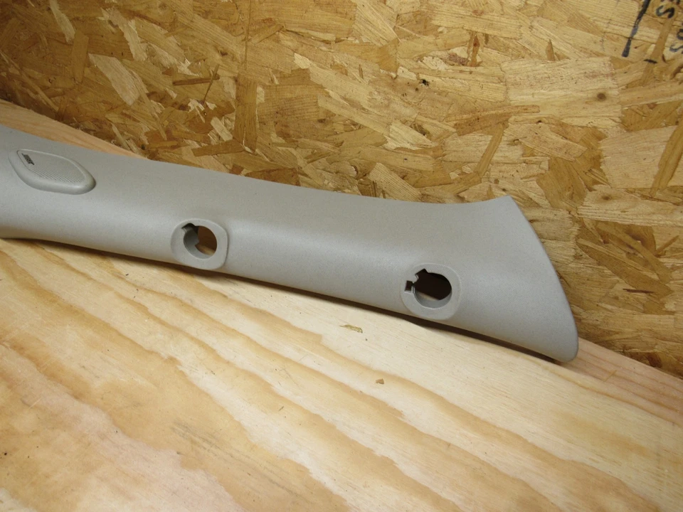 GMC Yukon Sierra Silverado Tahoe 2007-14 pasajero derecho panel de ajuste de un pilar Foto 3 de 4