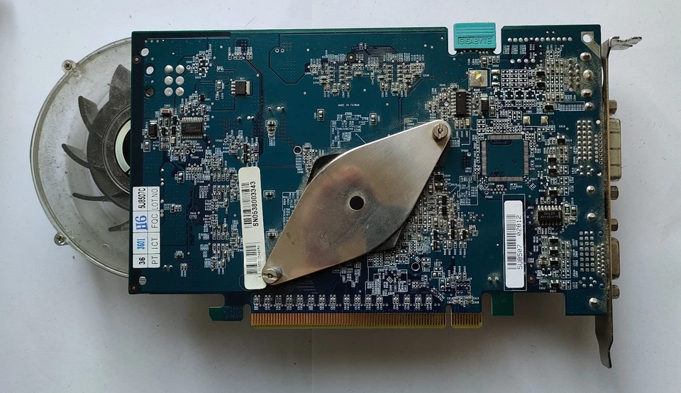 Gigabyte GV-NX66T128D nVidia GeForce 6600GT 128MB PCI-Express VGA Card Test OK! - Image 2 of 4