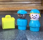 Vintage Fisher Price LITTLE PEOPLE #996 WOOD teal Pilot Stewardess Luggage NICE