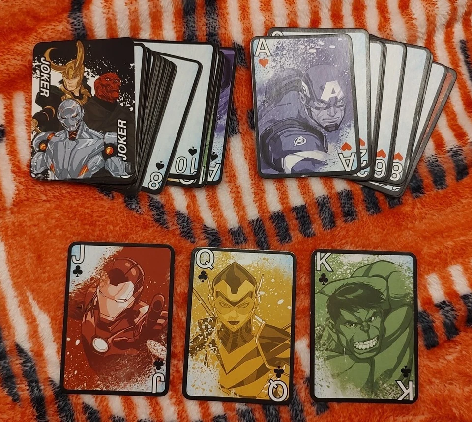 Большой набор игральных карт Marvel Avengers б/у (3 дюйма 3/8 x 4 дюйма 3/4) - Изображение 2 из 2