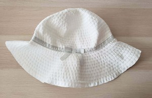 girls white floppy hat