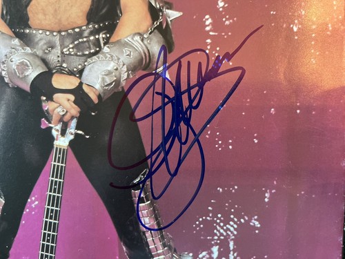 Gene Simmons Bassist Of KISS Rock Band foto autografata - Foto 2 di 4