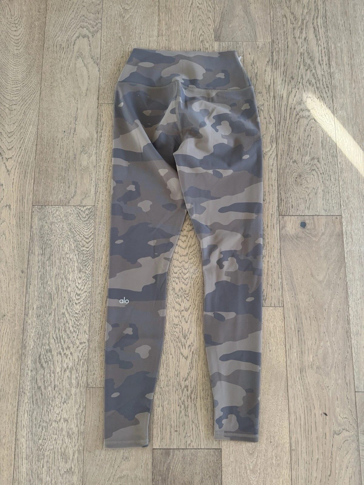 alo-yoga putty camo high rise vapor leggings