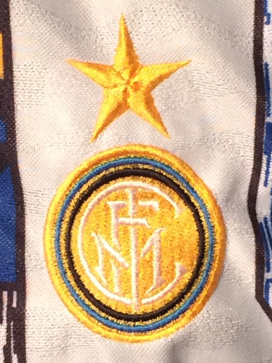 Vintage 1995 / 1996 Inter Milan Umbro Pirelli Soccer Vintage 1995 / 1996 Inter Milan Umbro Pirelli Soccer