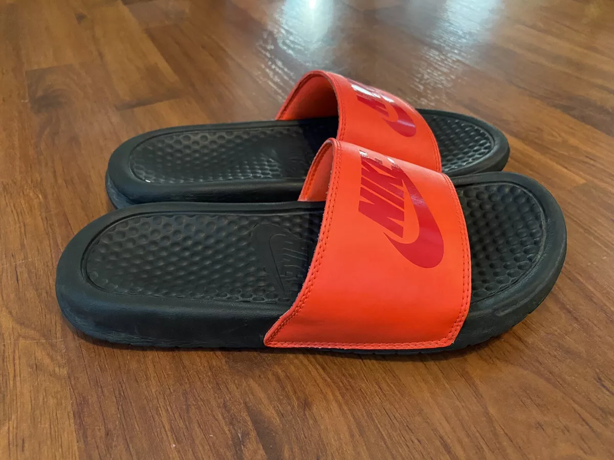 Nike benassi shop mismatch price