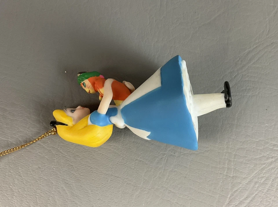 Vintage Disney Adorno de Navidad Alicia en el País de las Maravillas 1999 Gato Holiday Grolier Foto 4 de 4