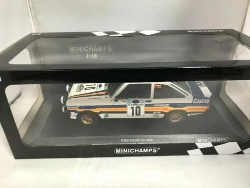 Modellini statici auto in resina Scala 1:18