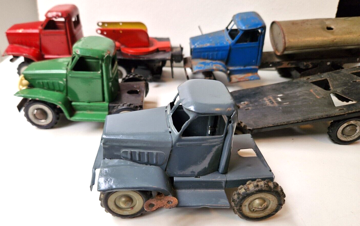 Lot de Camion GMC FJ france jouet ancien tôle Joustra