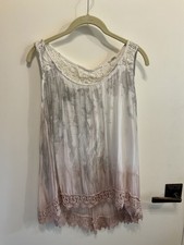 M Made in Italia sleeveless lined split back blouse, white, pink gray-M