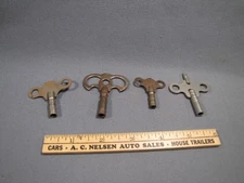 4 Vintage / Antique Brass or Steel Clock Winding Keys - Lot 2