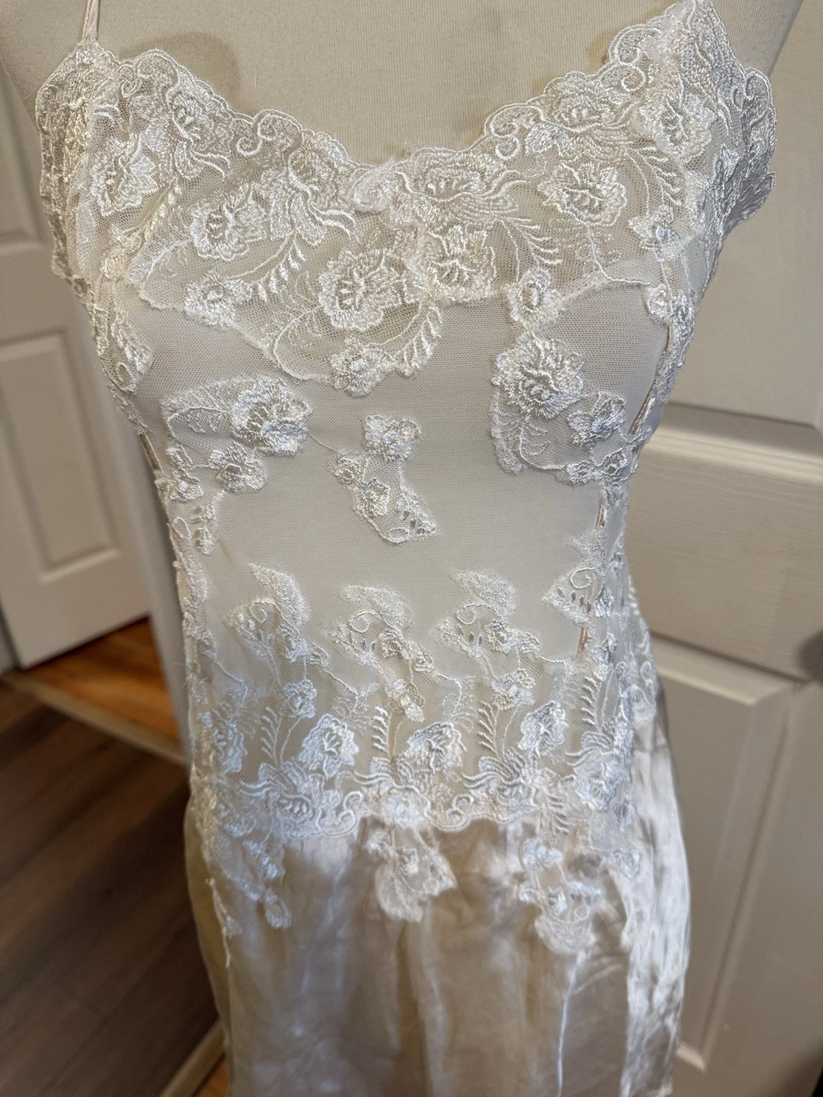 UNDERCOVER Slip Ethereal Victoria's Secret in pizzo di seta (S) vintage romantico