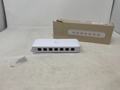 UniFi Ultra 210W - Compact 8-Port PoE Switch - With original box FOR PARTS