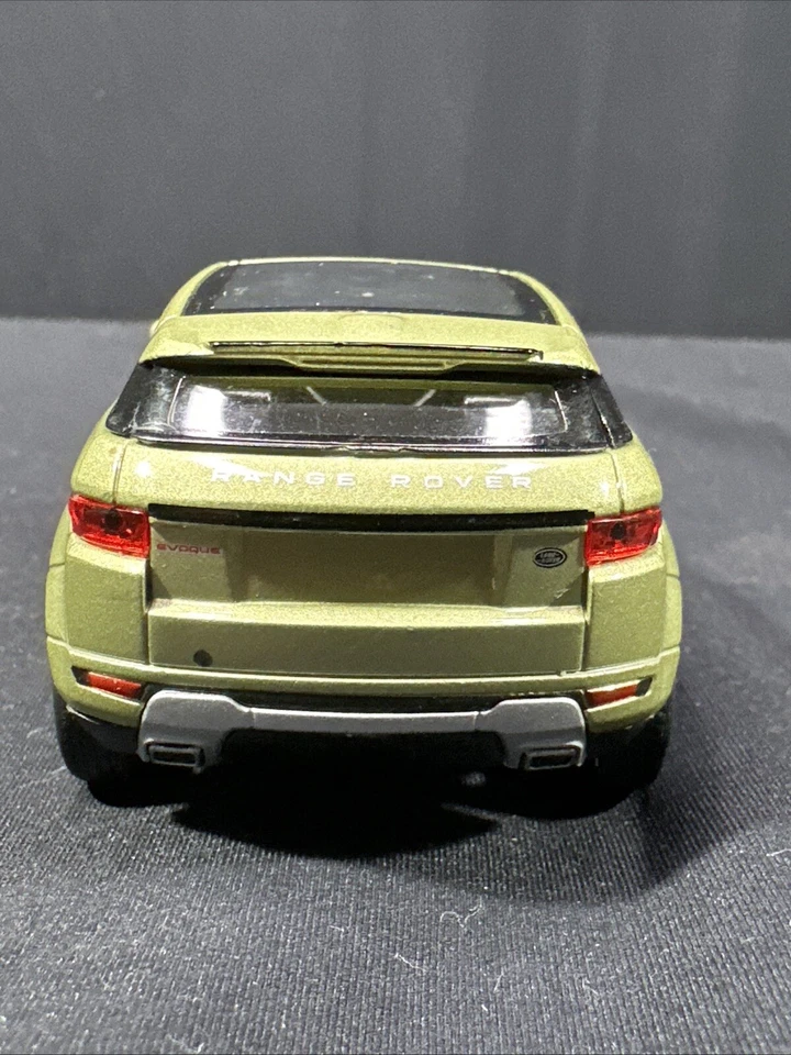Welly 1:34 Scale Model Land Rover Range Rover Evoque Green #43649 Diecast Car - Image 3 of 4