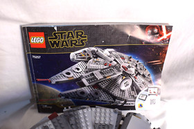 LEGO Star Wars: Millennium Falcon (7965) Read Description