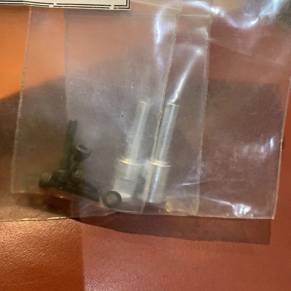 Eslabón de agarre de hoja central de aluminio (2 piezas) - Goblin 700 [H0081-S] Foto 3 de 4