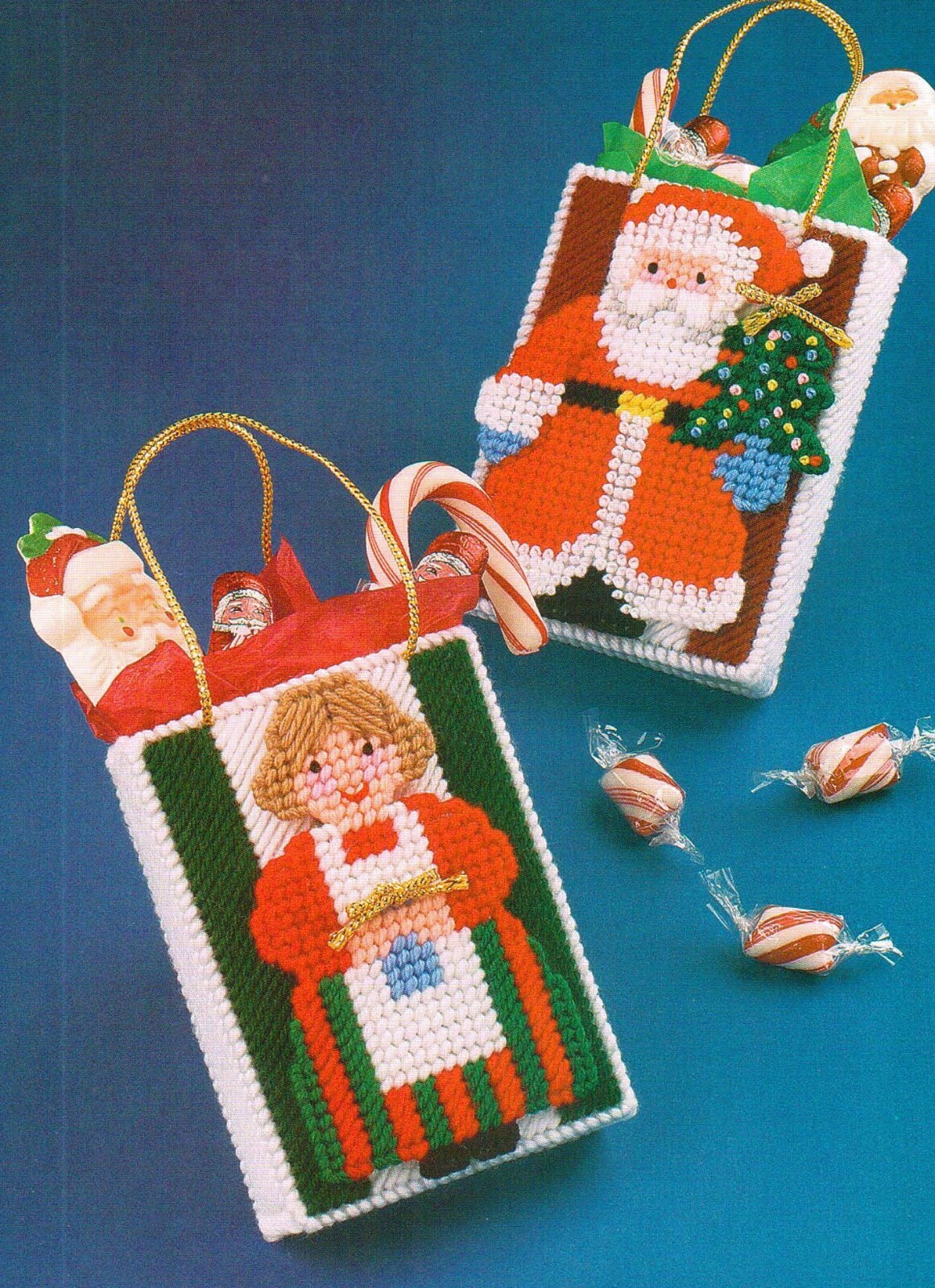 SANTA & THE MRS GIFT TOTES CHRISTMAS PLASTIC CANVAS PATTERN