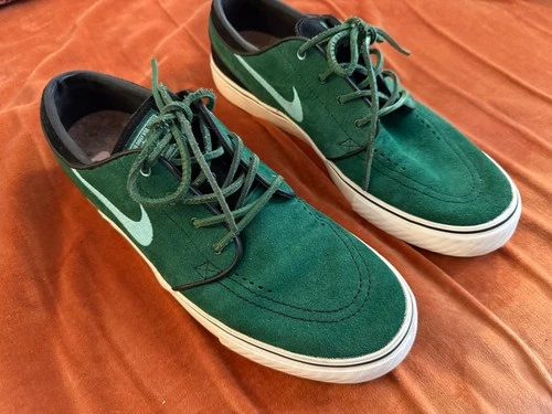 Size 9.5 - Nike SB Zoom Janoski OG+ Pine Green