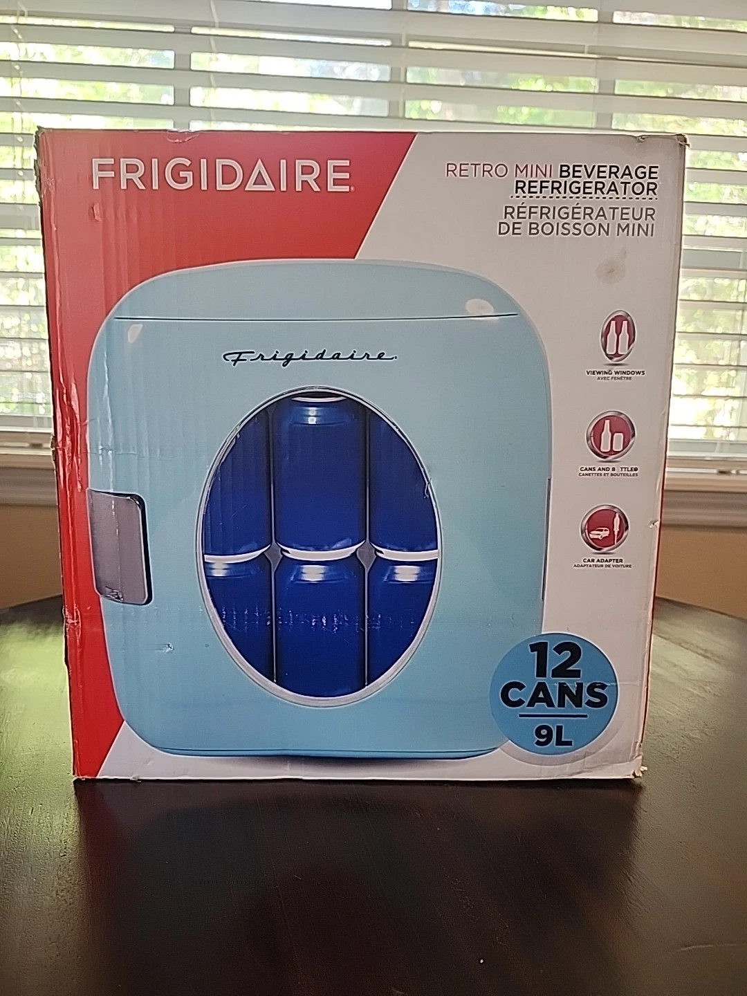 Fridgidaire Retro Mini Beverage Refrigerator 9 cans Teal Blue