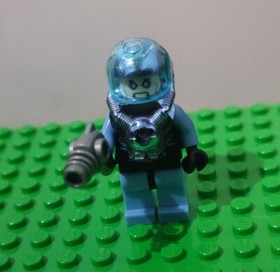 LEGO Mr. Freeze Minifigure DC Batman Villain Comics Super Heroes - 76000 sh049