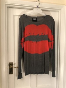 black lips jumper