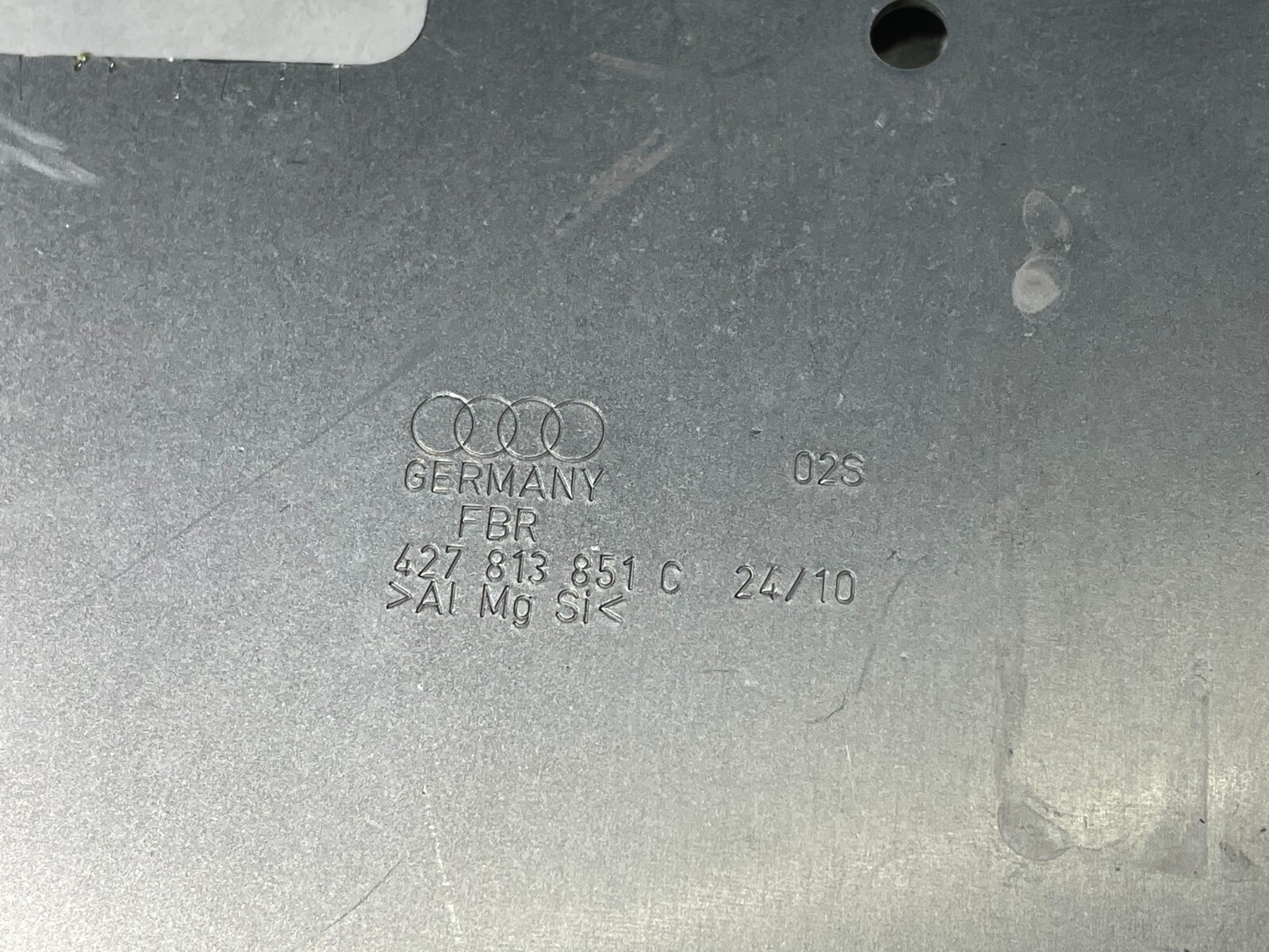 Audi R8 Spyder V10 Rear Floor Cover Metal Bracket 427813851C