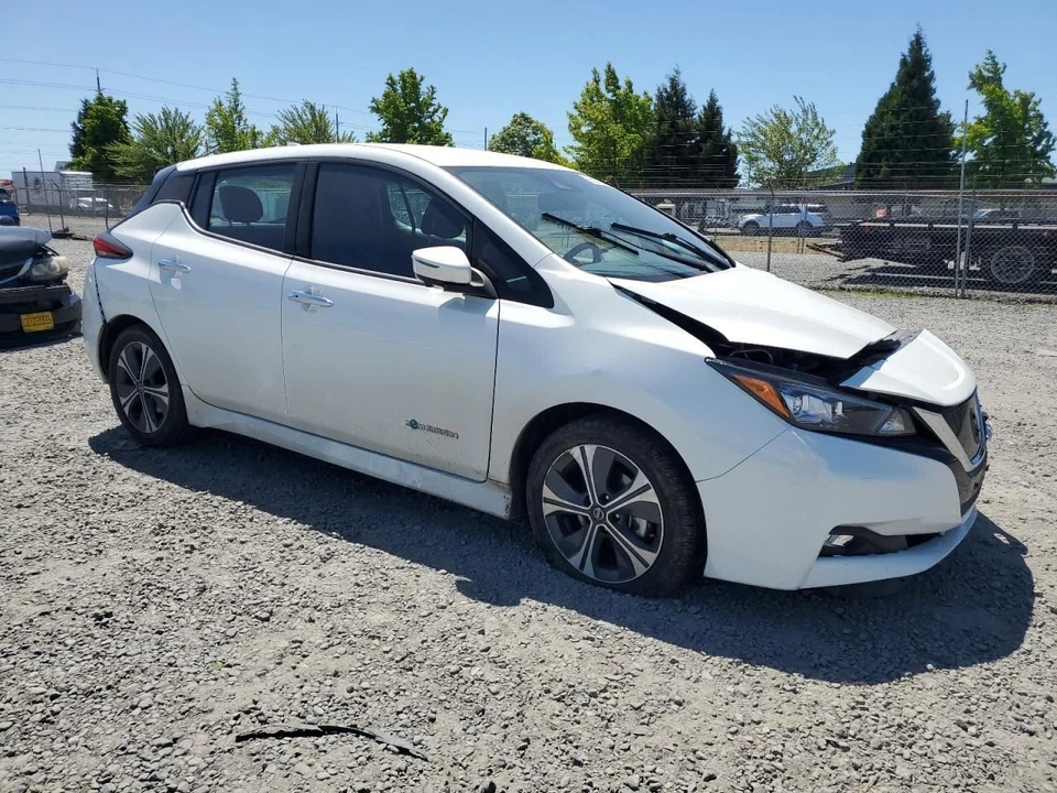 GRY RIGHT SUN VISOR 964005SA0E 2018-2024 NISSAN LEAF Foto 4 de 4