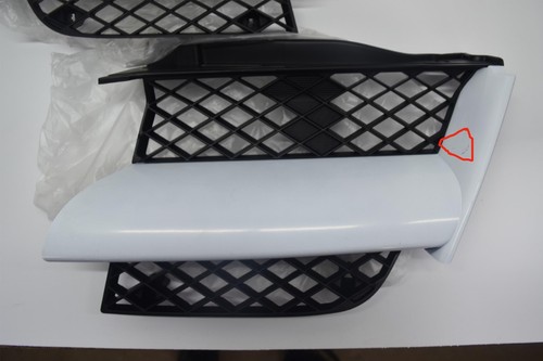 Fits 2003 2004 Mitsubishi Outlander Front Black White Grill Inserts LH RH Pair - Picture 2 of 6