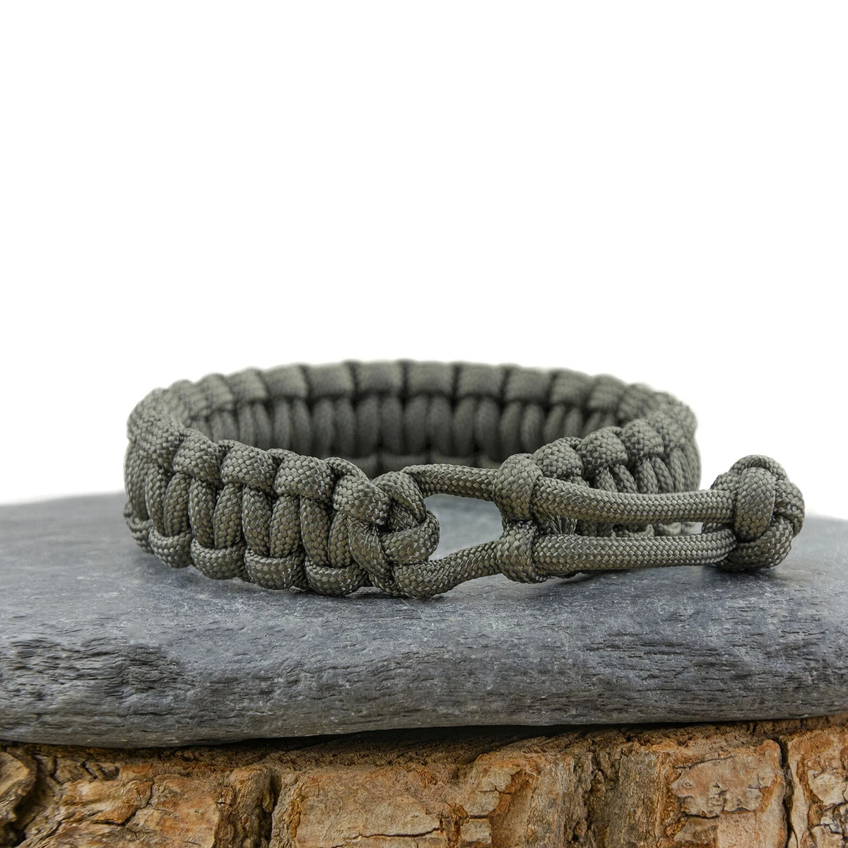 Paracord Survival Bracelet - Mad Max Style - Adjustable - Foliage Green