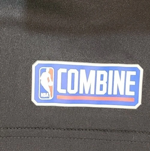 $60 Nuevo Under Armour NBA Cleveland Cavaliers 1/4 Cremallera Combine Tech XL 1312171-006 Foto 3 de 4