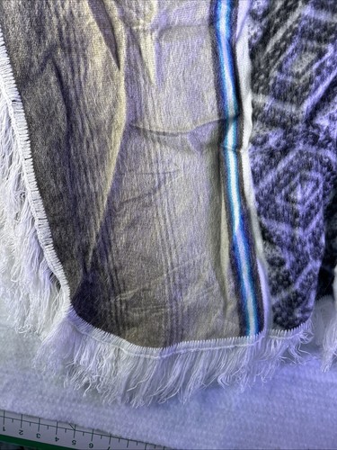 30% ALPACA WOOL PONCHO CAPE WRAP SHAWL W/attached Scarf Made In Ecuador - Picture 3 of 20