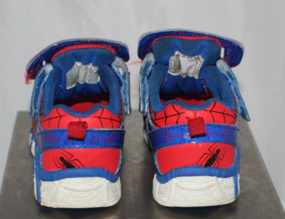 Zapatillas deportivas Marvel Spider-Man iluminadas para niños pequeños azules/rojos héroes talla 9 Foto 3 de 4