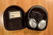 Bose Quiet Comfort 2 Acoustic Noise Canceling Headphones with Case