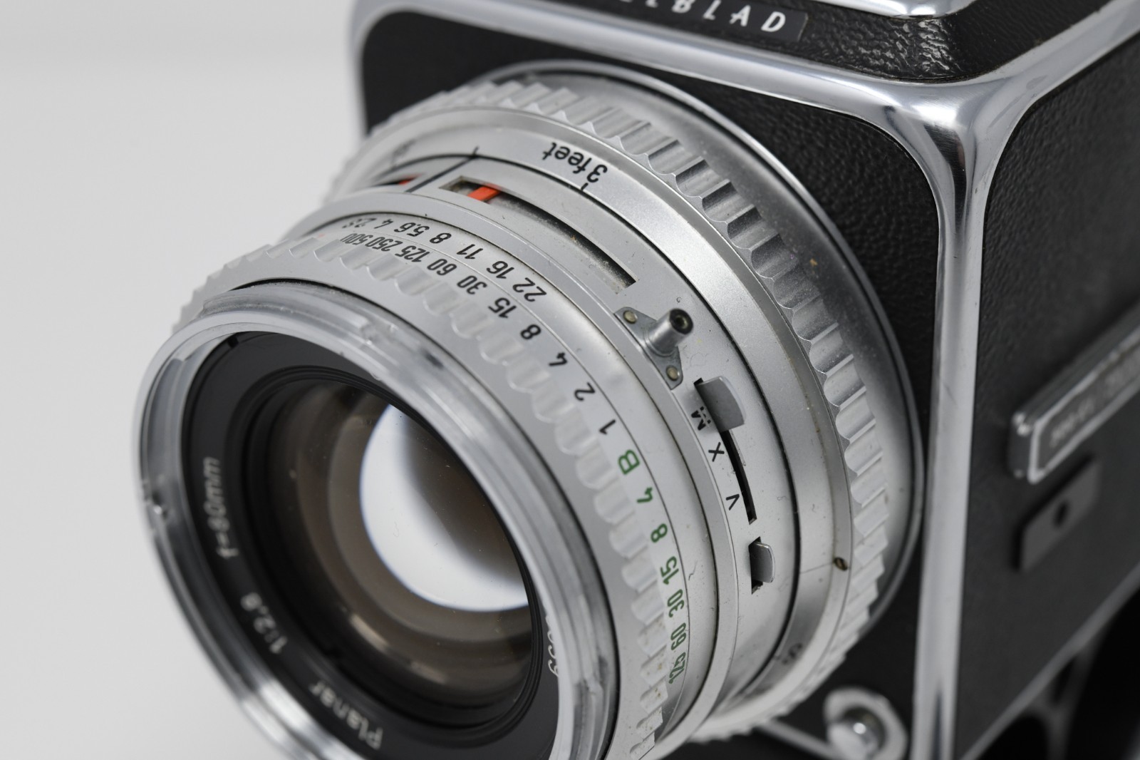 Hasselblad 500 EL Camera with Zeiss Planar 80mm f/2.8 Lens and 120 Film Back