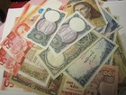 Mostly Uncirculated foreign banknote lot — photo 1