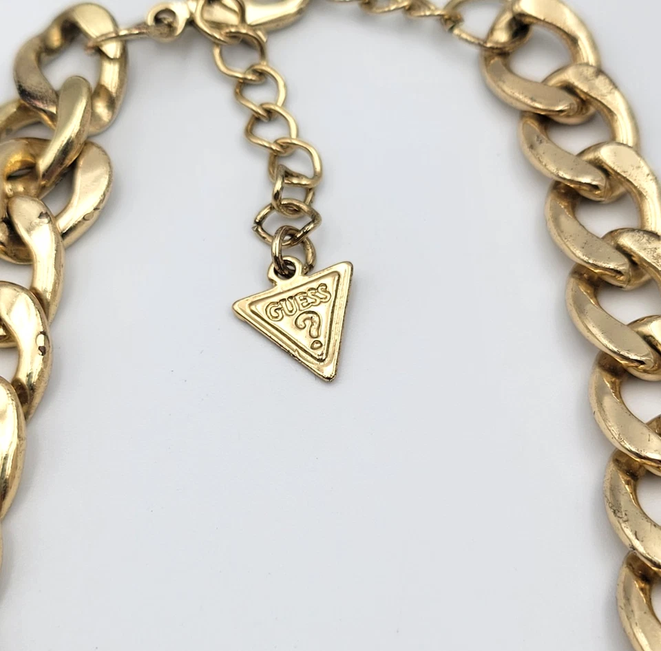 Collar Guess audaz declaración diamantes de imitación perlas tono dorado 18-21" grueso Foto 4 de 4