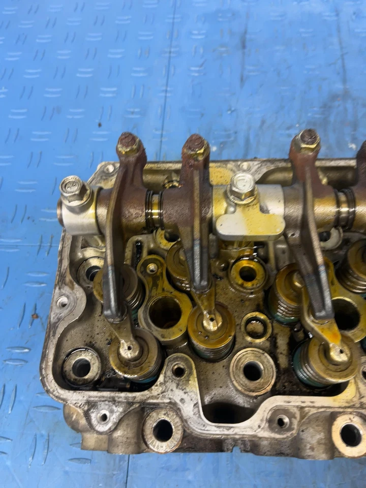 06-10 Culata Chevy Express 3500 8-403 6,6 l Duramax diésel (reconstruible) Foto 2 de 4