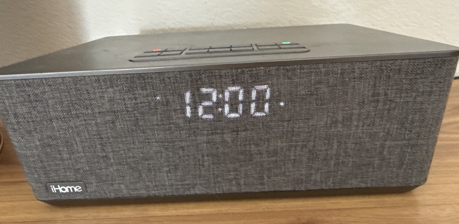 iHome Bluetooth Dual Alarm Stereo Clock Radio FM AM + Dual USB Charging IBT233V2