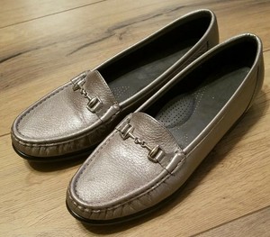 SAS Shoes Womens Size 9 Silver Slip On 