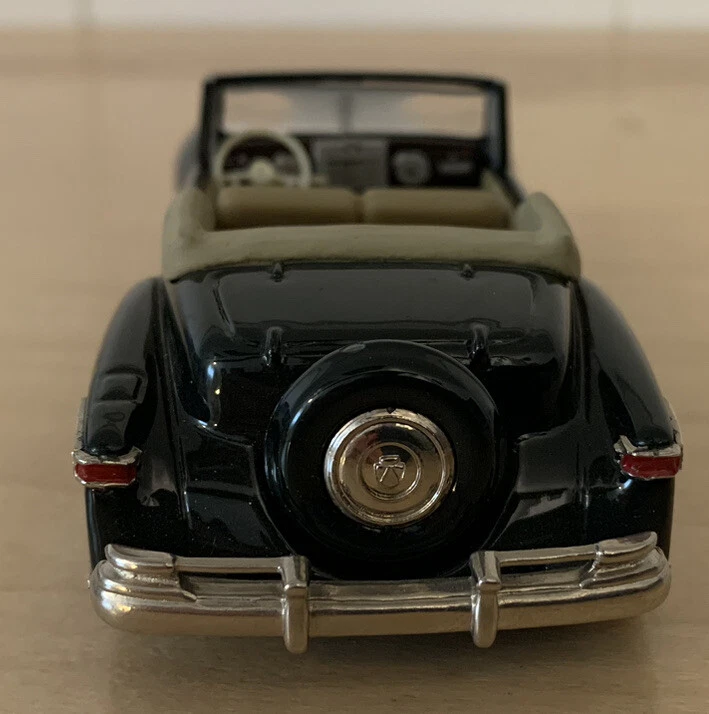 Lincoln Continental Buby Collectors Classics 1:43 - 1946, convertible verde oscuro Foto 4 de 4