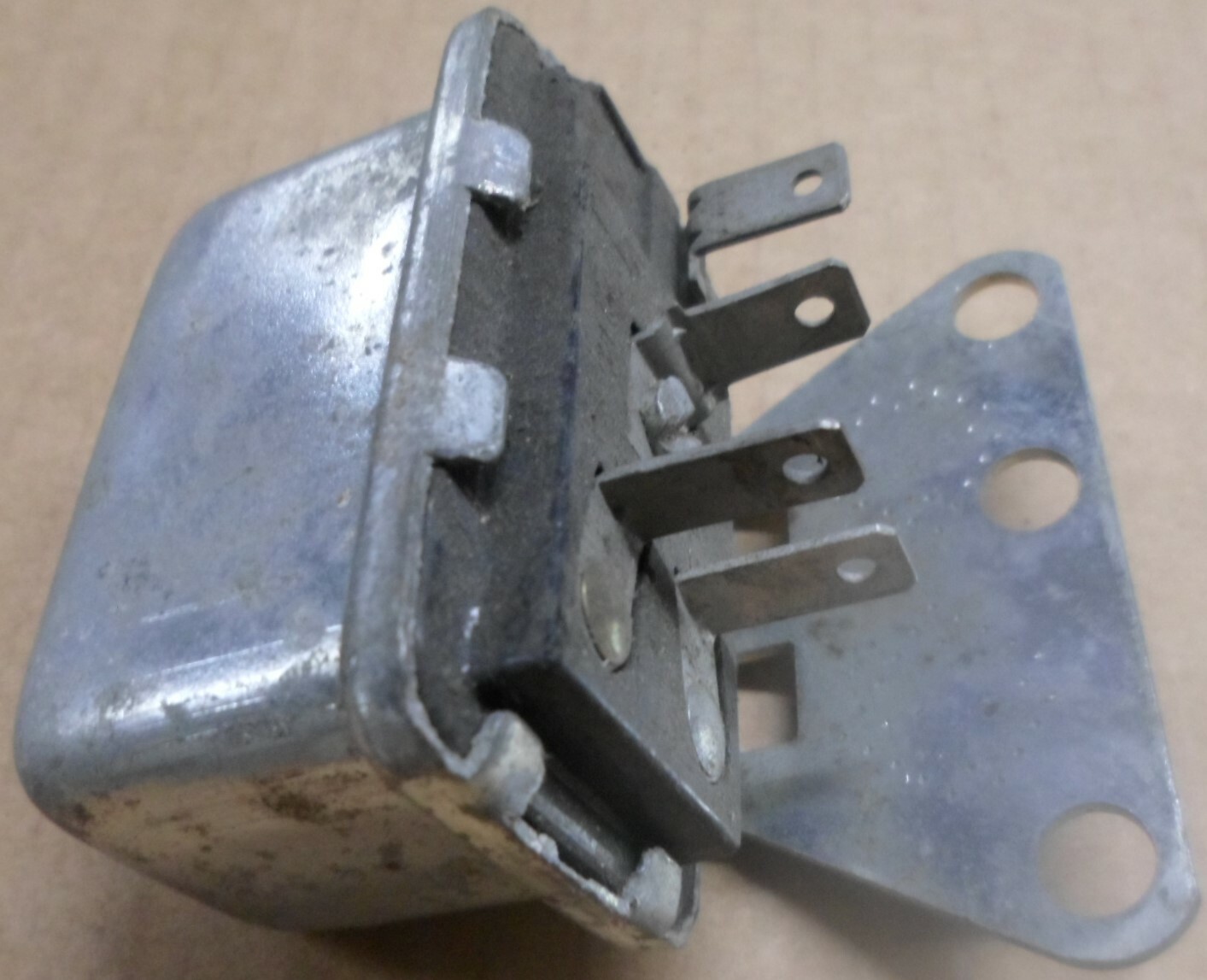 NOS RBM A/C Blower Relay compatible with 1496668 15845 on many 196978